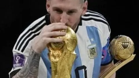 切尔西4-0伯恩利，斯特林帽子戏法助力切尔西全取三分