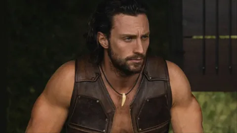 [NBA]詹姆斯中距离优雅上篮得分